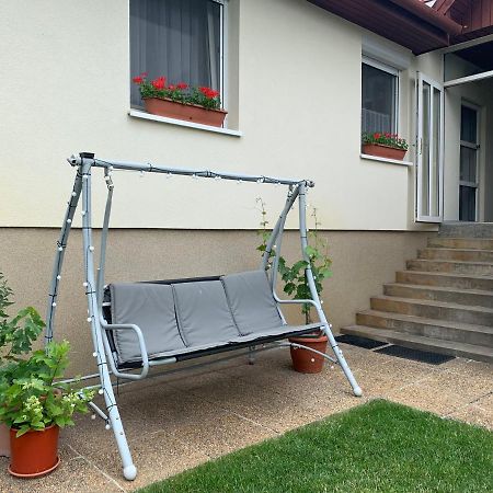 Apartman Tinasol Mosonmagyaróvár Екстериор снимка