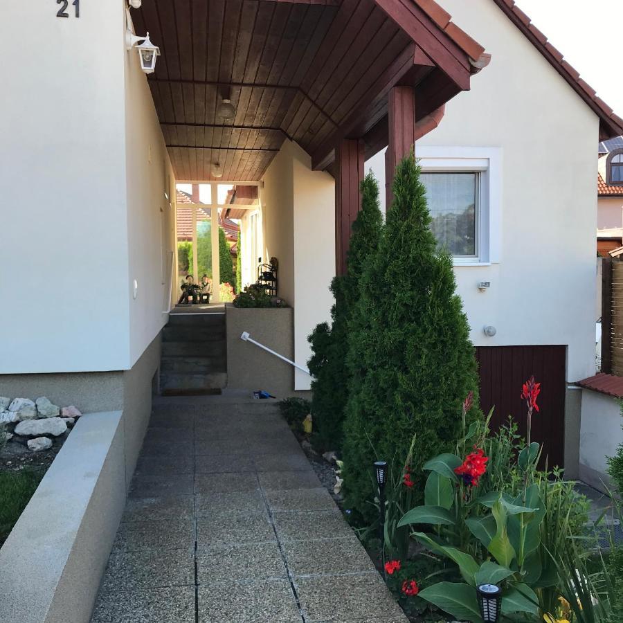 Apartman Tinasol Mosonmagyaróvár Екстериор снимка