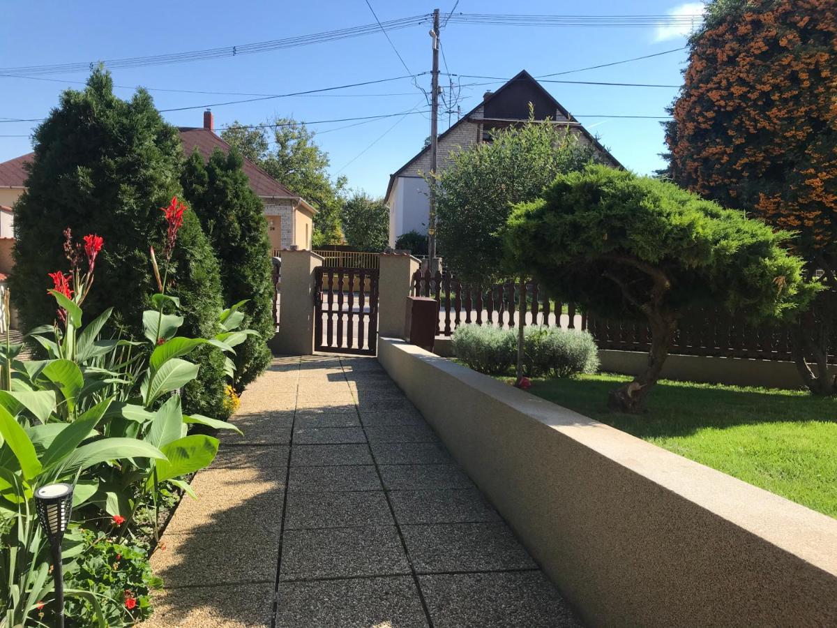 Apartman Tinasol Mosonmagyaróvár Екстериор снимка