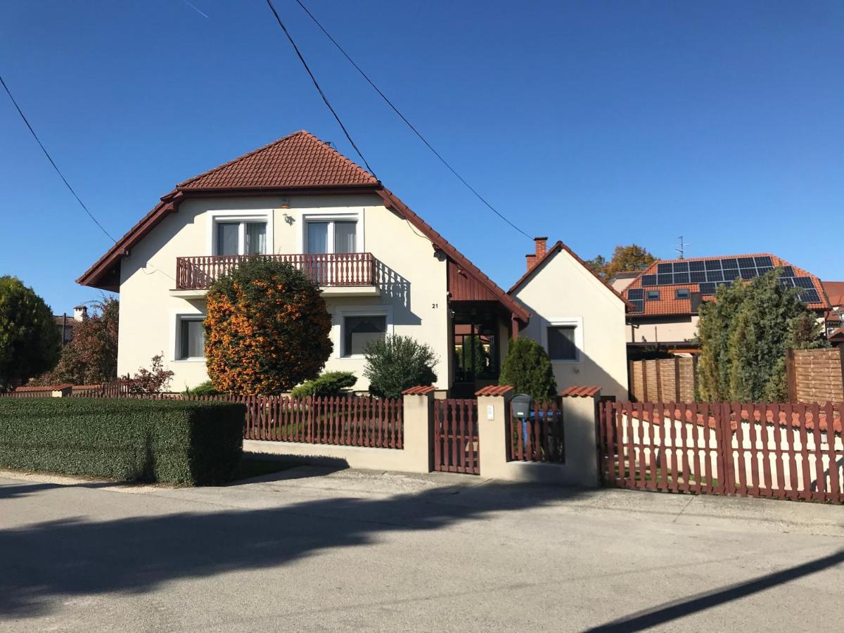 Apartman Tinasol Mosonmagyaróvár Екстериор снимка