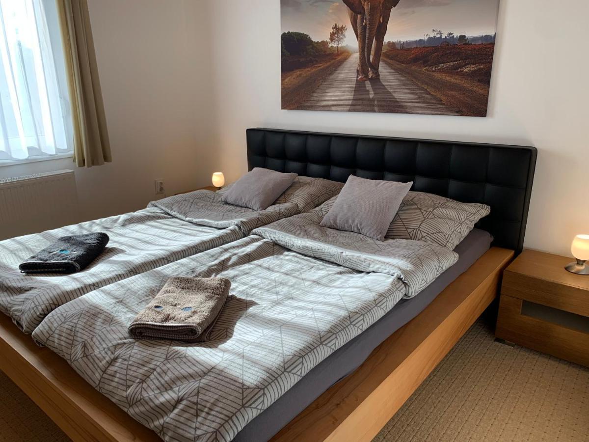 Apartman Tinasol Mosonmagyaróvár Екстериор снимка