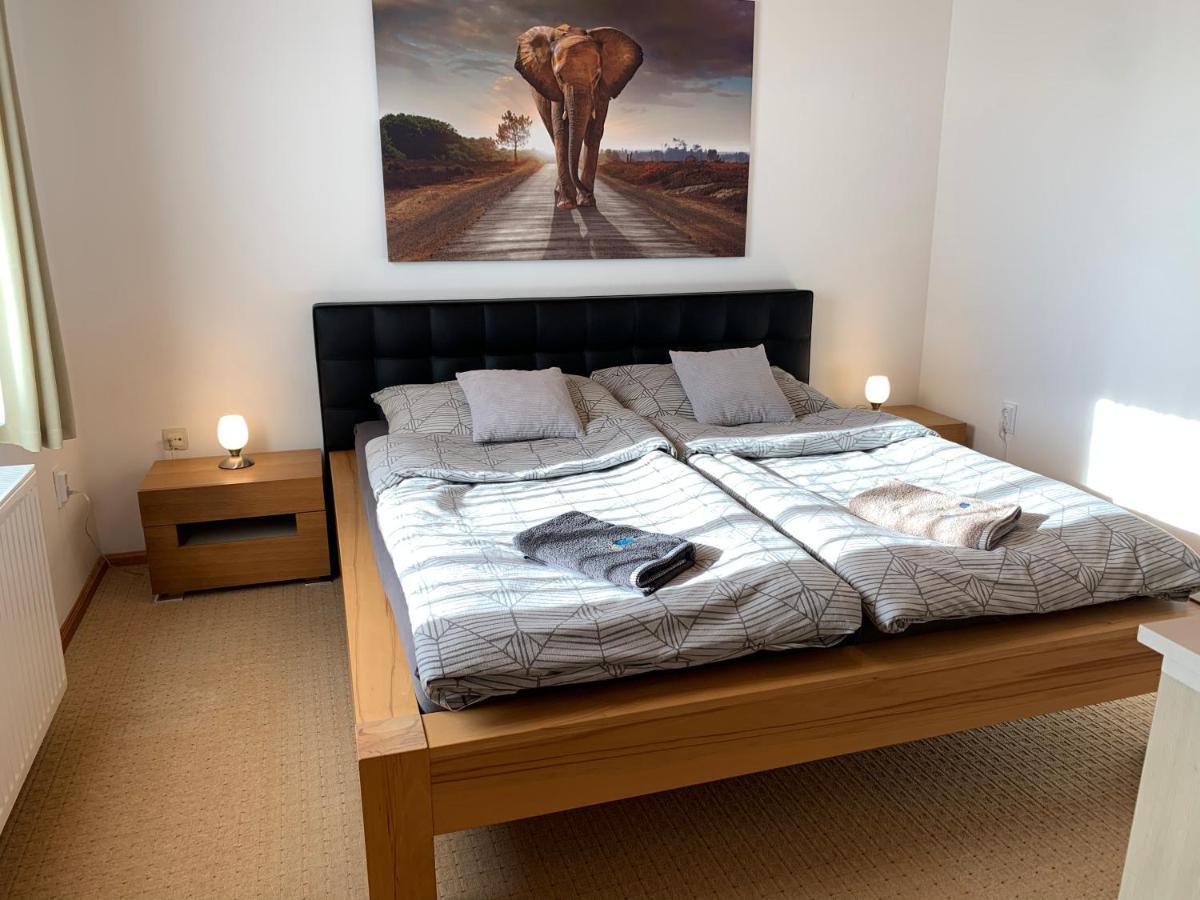 Apartman Tinasol Mosonmagyaróvár Екстериор снимка